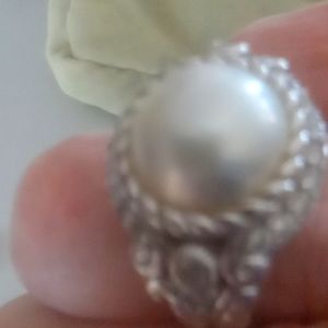 Judith Ripka silver beautiful pearl ring with diamond chips